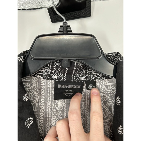 Harley Davidson Short Sleeve Button Up AOP All Over Print Bandana Print Size 4XL - Picture 3 of 6